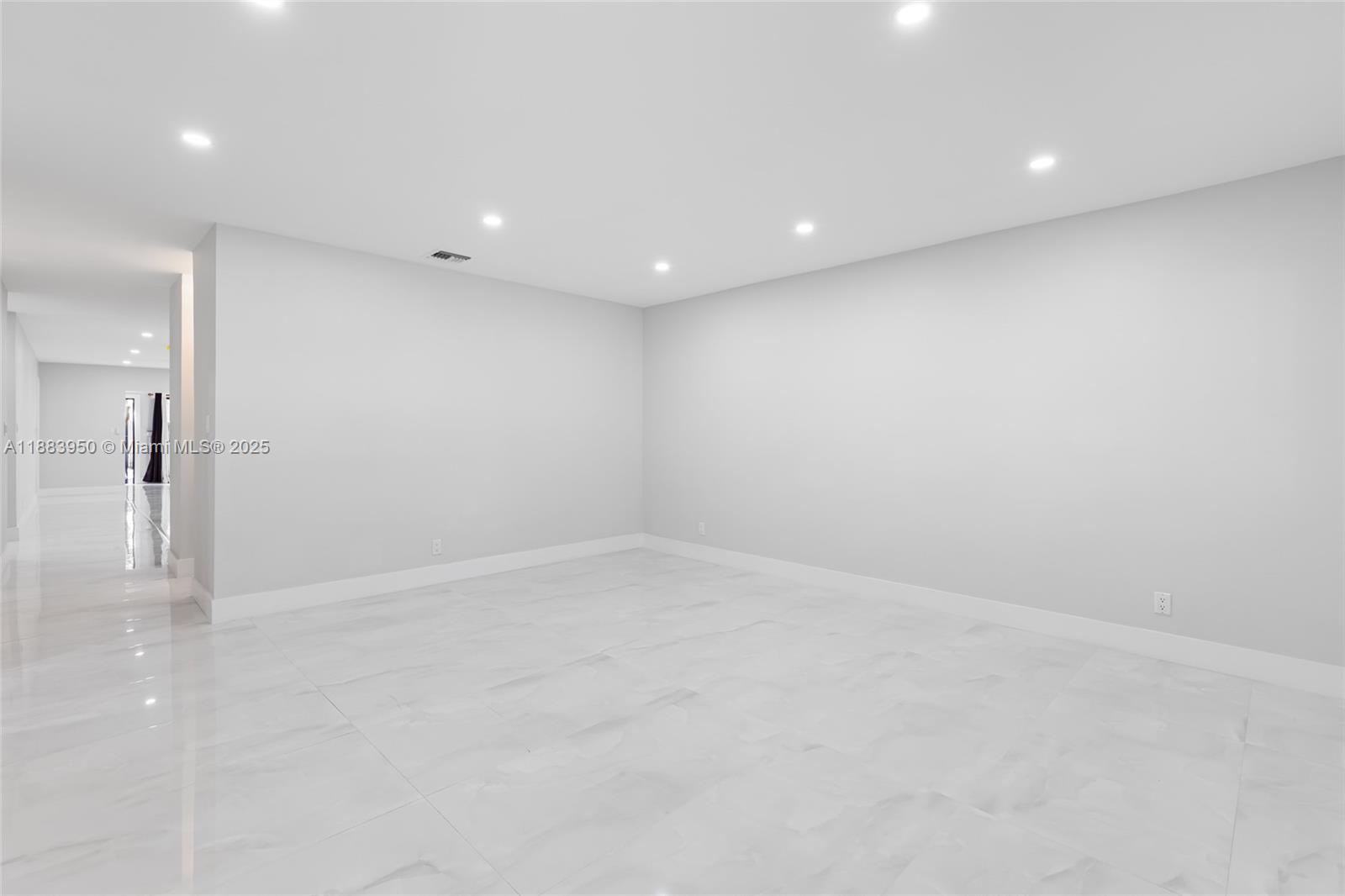 FOREST HILLS SOUTH - Residential Lease
