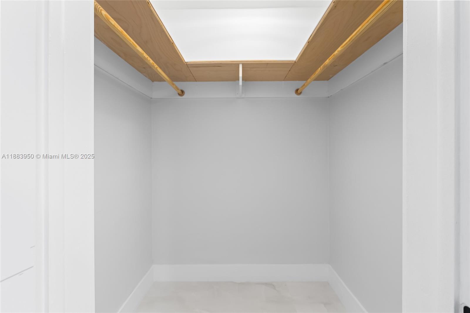 FOREST HILLS SOUTH - Residential Lease