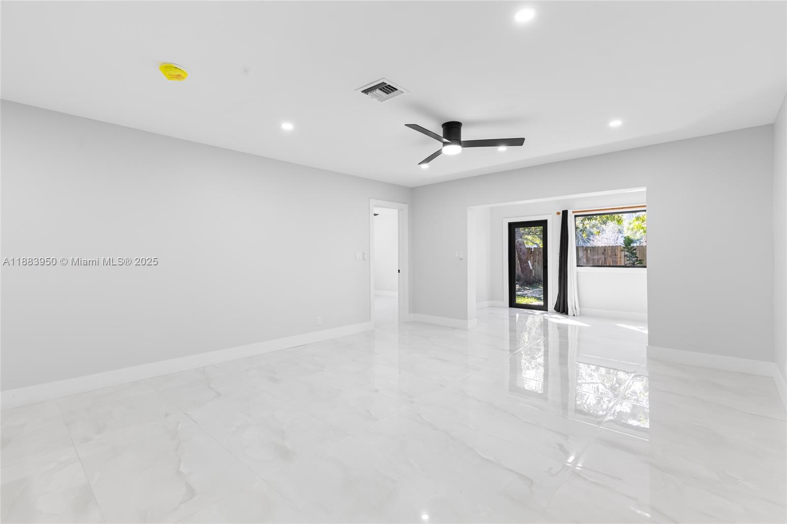 FOREST HILLS SOUTH - Residential Lease