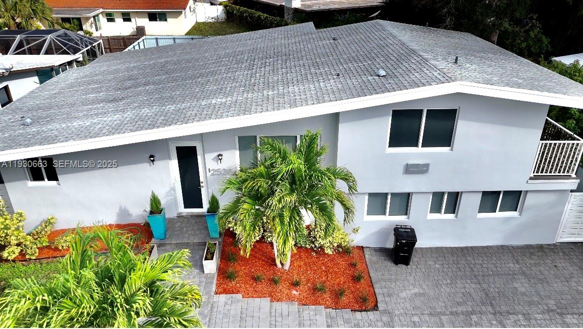 LAUDERDALE ISLES NO 2 - Residential Lease