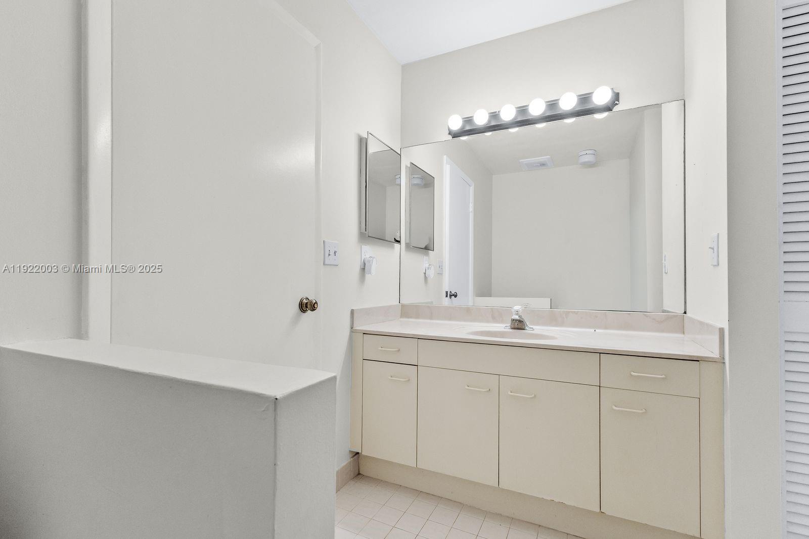 EMBASSY LAKES PHASE III - Residential