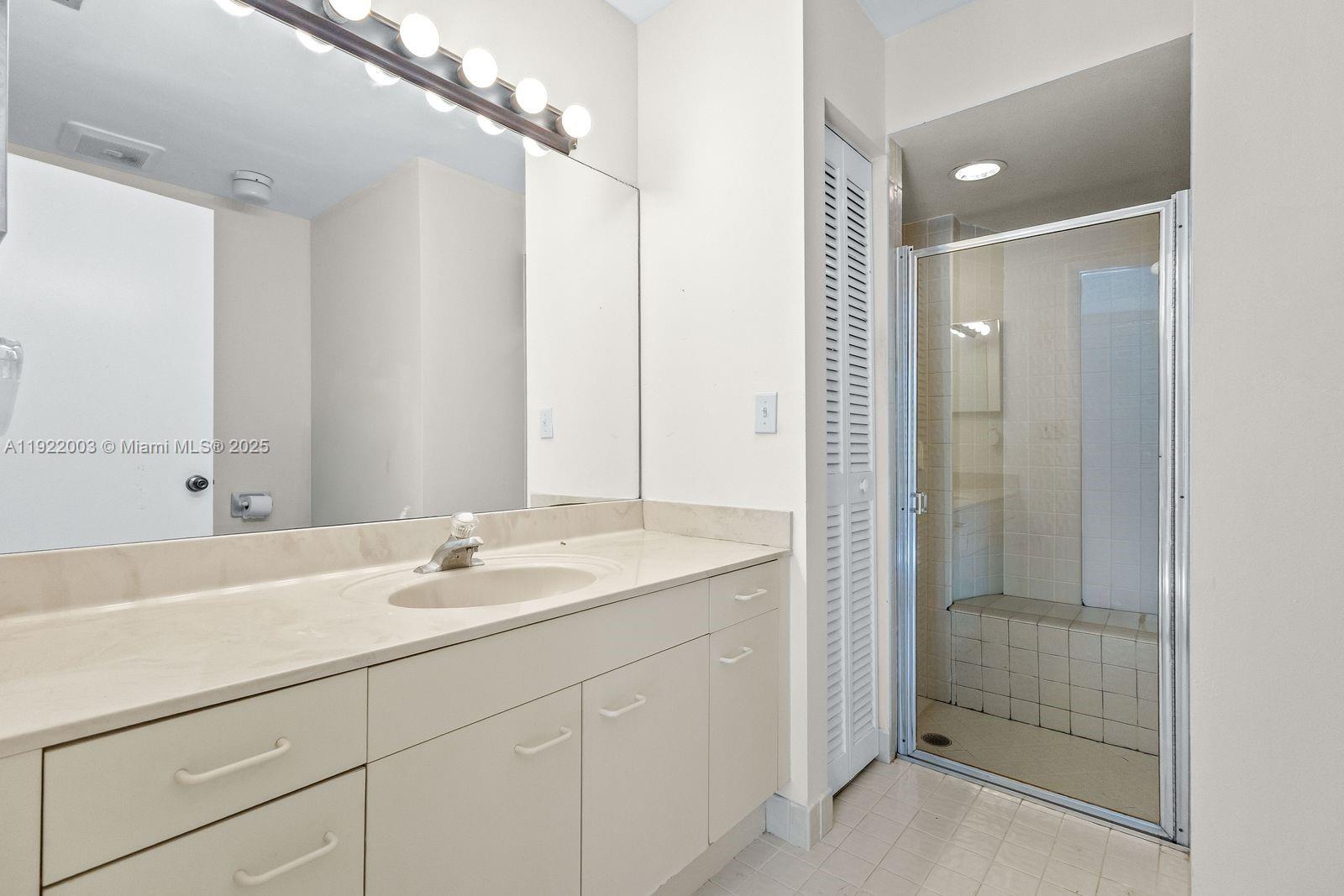 EMBASSY LAKES PHASE III - Residential