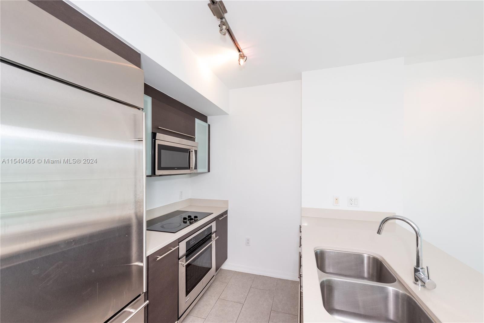 500 BRICKELL WEST CONDO - Residential Lease