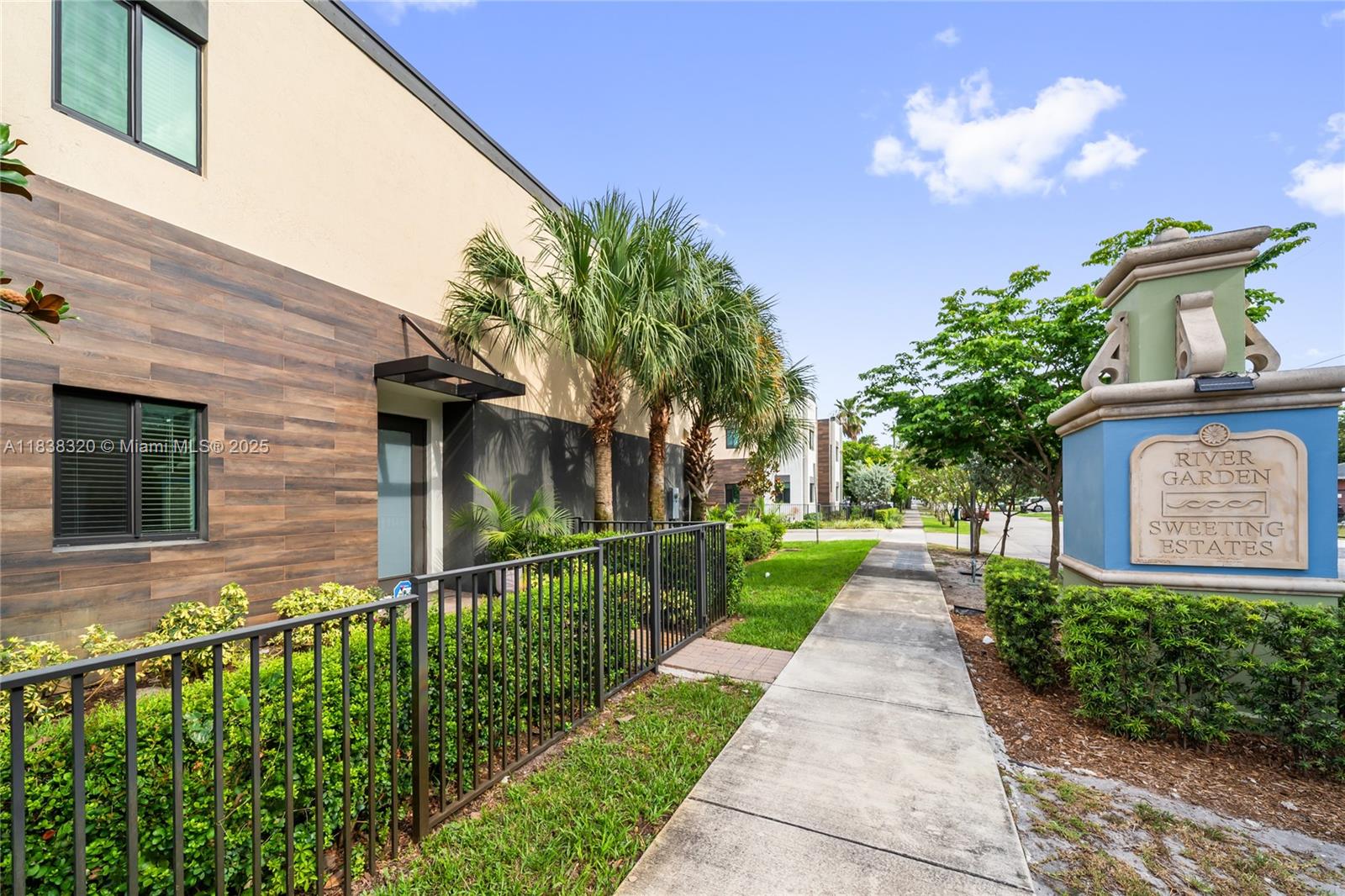 RIVER GARDENS - Residential