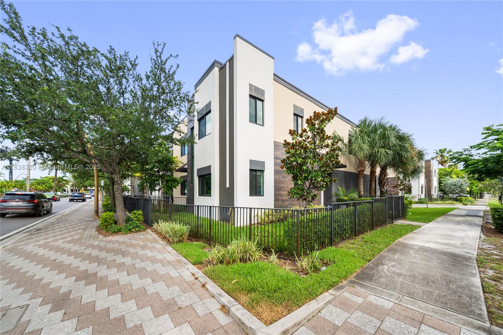 RIVER GARDENS - Residential