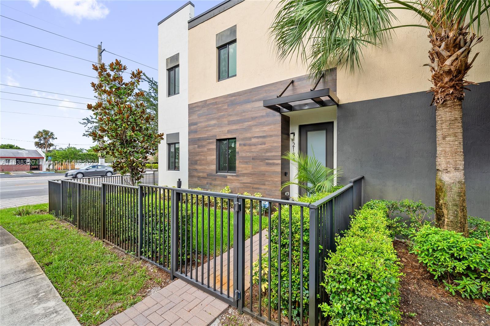 RIVER GARDENS - Residential