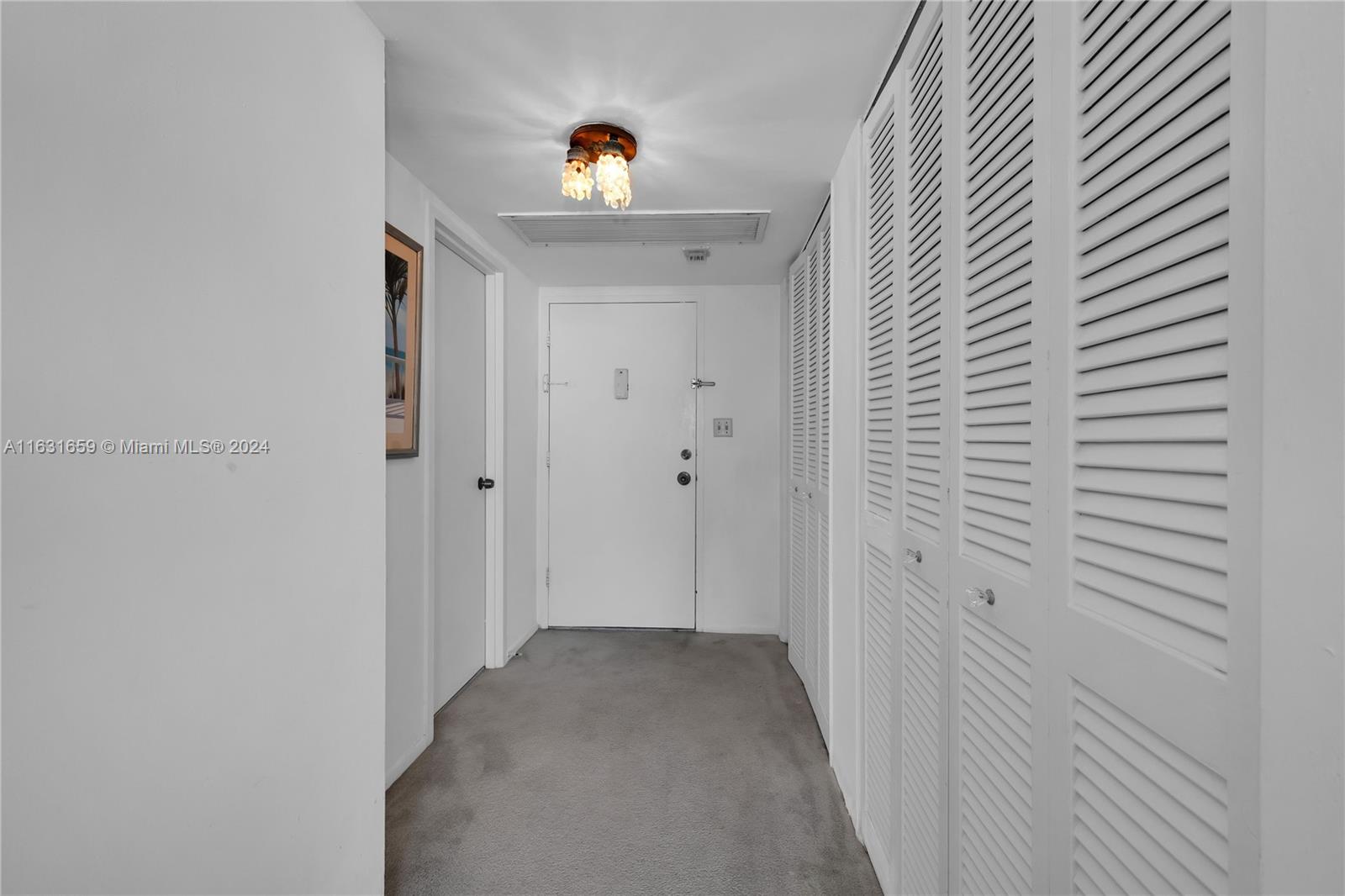 THE CARRIAGE HOUSE CONDO - Residential