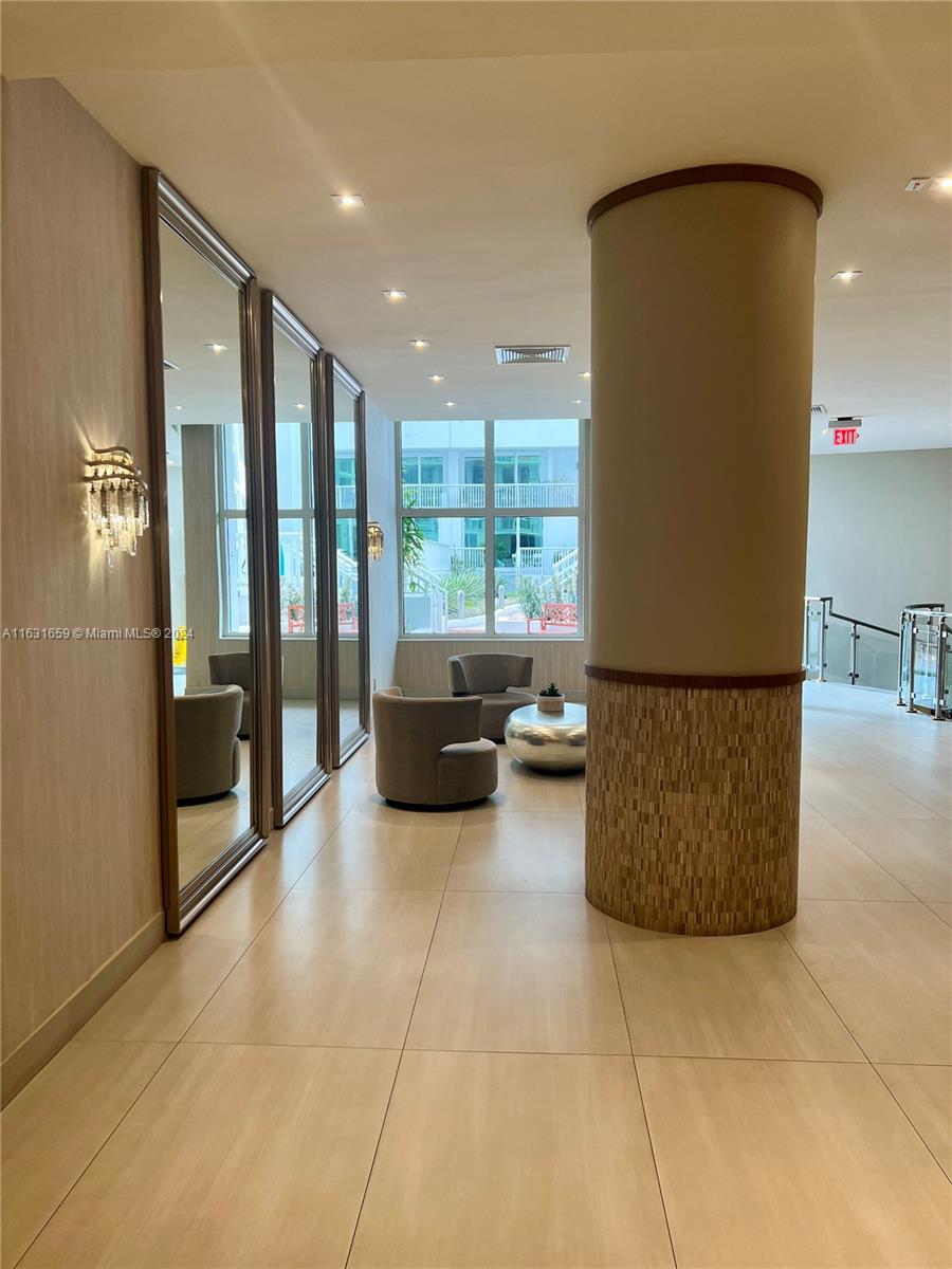 THE CARRIAGE HOUSE CONDO - Residential