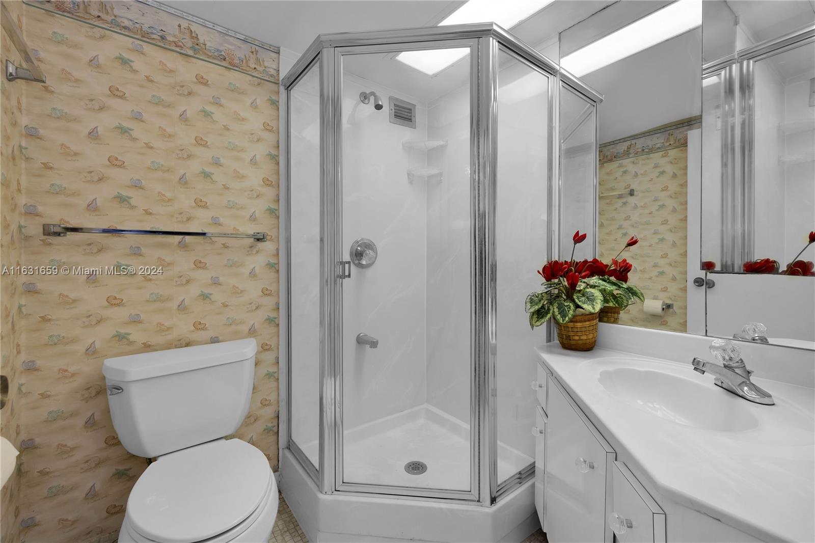 THE CARRIAGE HOUSE CONDO - Residential