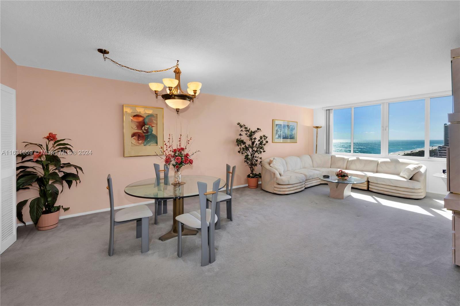 THE CARRIAGE HOUSE CONDO - Residential