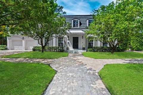 Photo of 1314 Country Club Prado, Coral Gables, FL 33134 (MLS # A11885661)