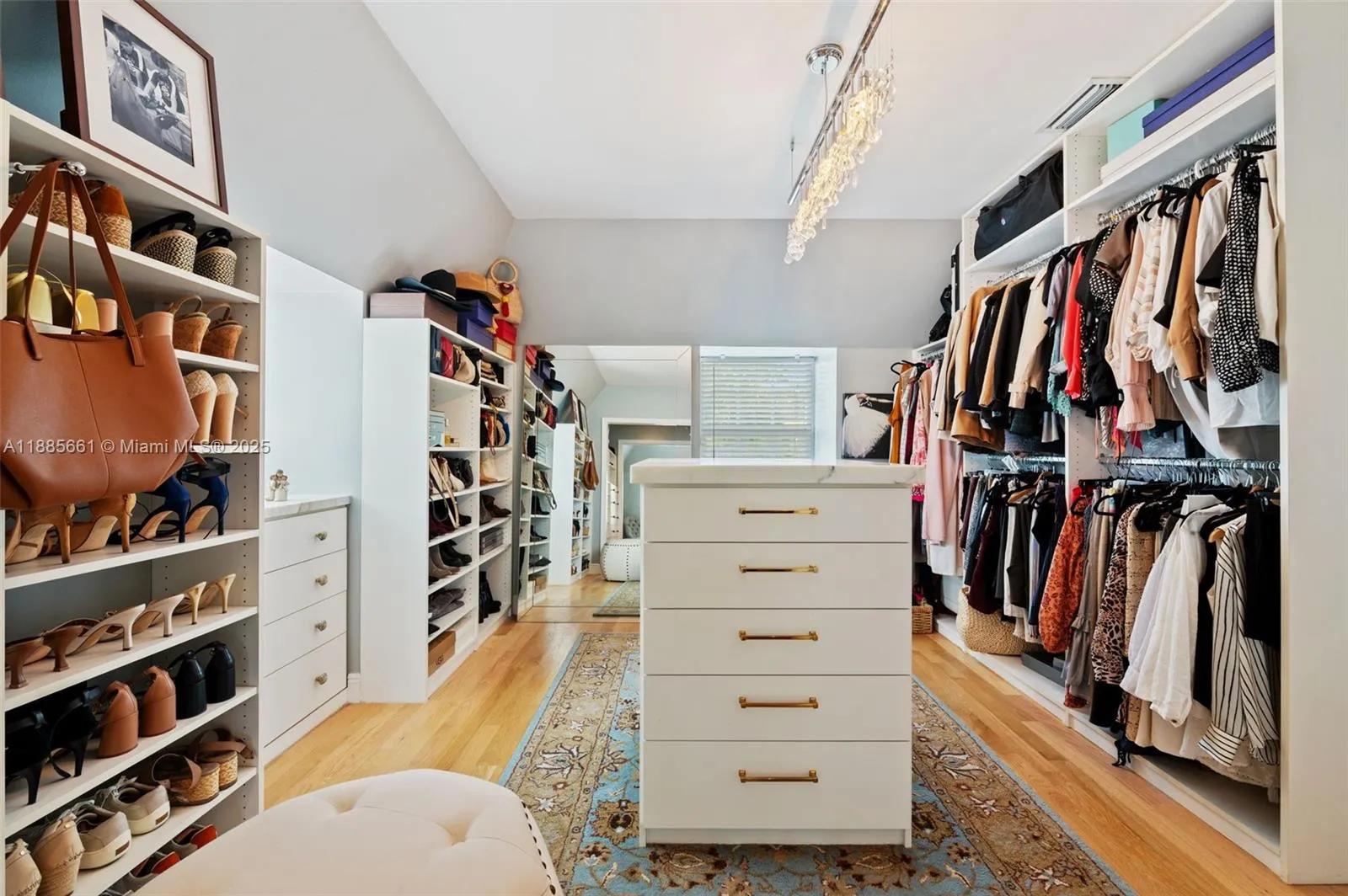 Coral Gables, Florida 33134, United States, 5 Bedrooms Bedrooms, ,4 BathroomsBathrooms,Residential,Active,220950