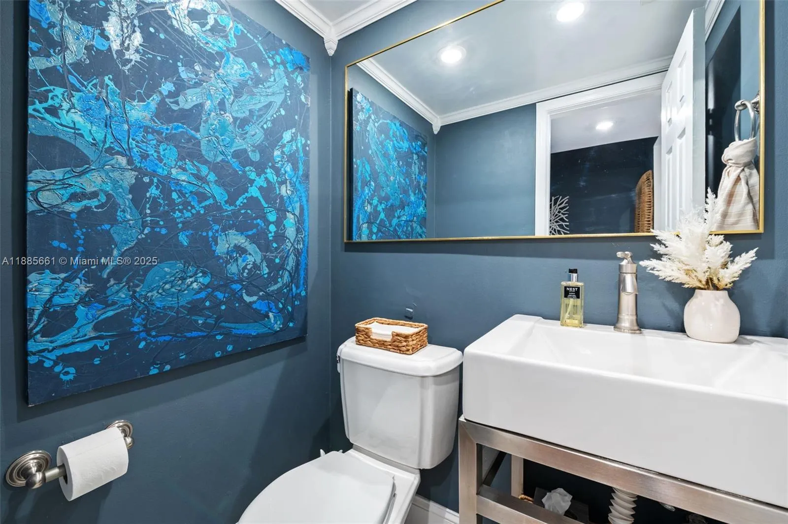 Coral Gables, Florida 33134, United States, 5 Bedrooms Bedrooms, ,4 BathroomsBathrooms,Residential,Active,220950