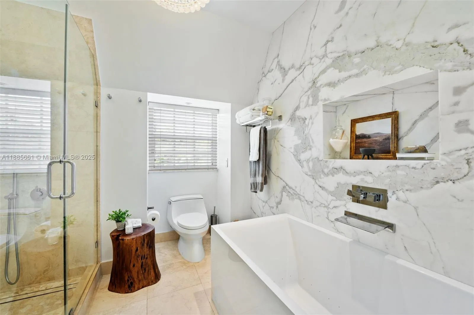 Coral Gables, Florida 33134, United States, 5 Bedrooms Bedrooms, ,4 BathroomsBathrooms,Residential,Active,220950