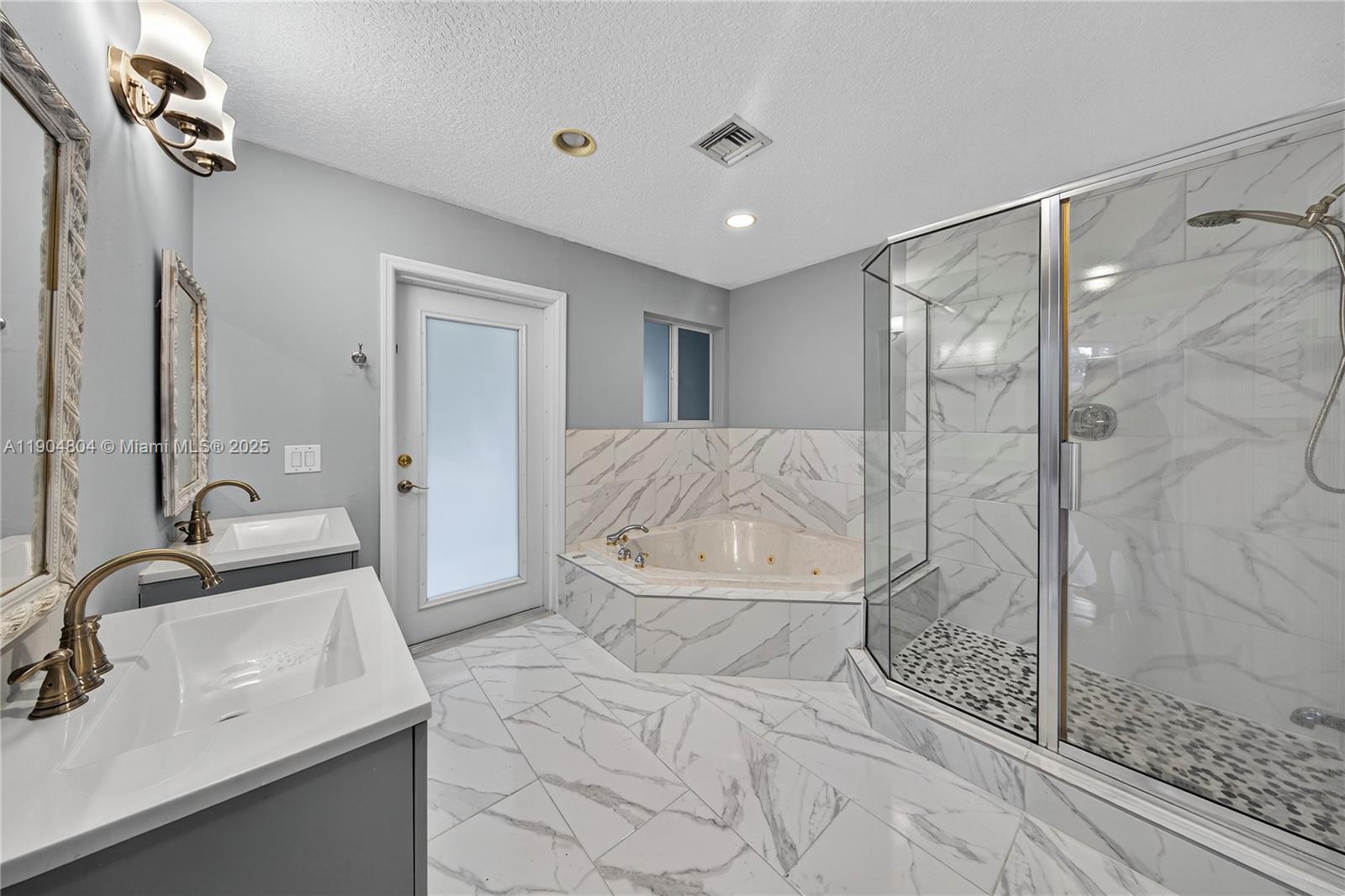 CORAL SHORES AMEND PLAT - Residential