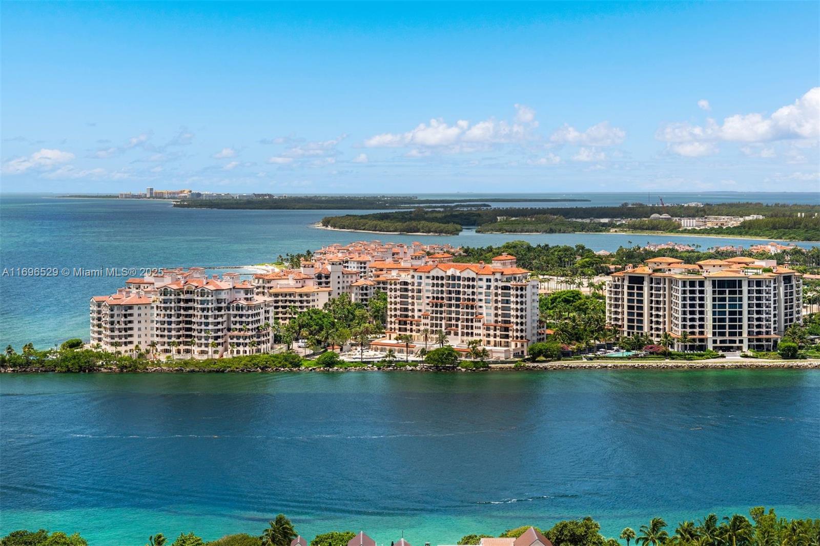 CONTINUUM ON SOUTH BEACH - Residential