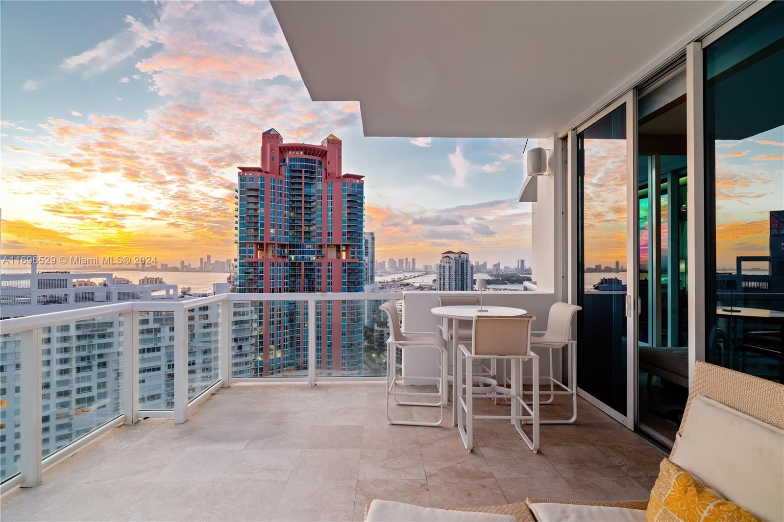 CONTINUUM ON SOUTH BEACH - Residential