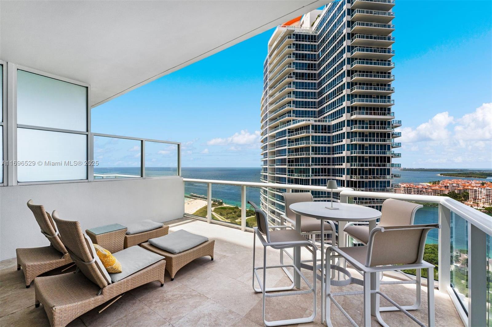 CONTINUUM ON SOUTH BEACH - Residential