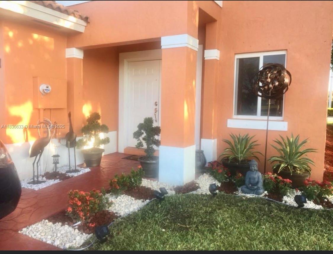 Welcome to this bright, beautiful, and extra large corner townhouse located in an excellent family neighborhood. Close to A schools, Ferguson High School, Publix, restaurants and shops .. tastefully updatedm tiled floors large rooms, .. Enjoy living in a nice a spacious townhouse that feels like a HOUSE. Maximum of 4 cars including one in the garage. Walking distance to Ferguson Highs School
