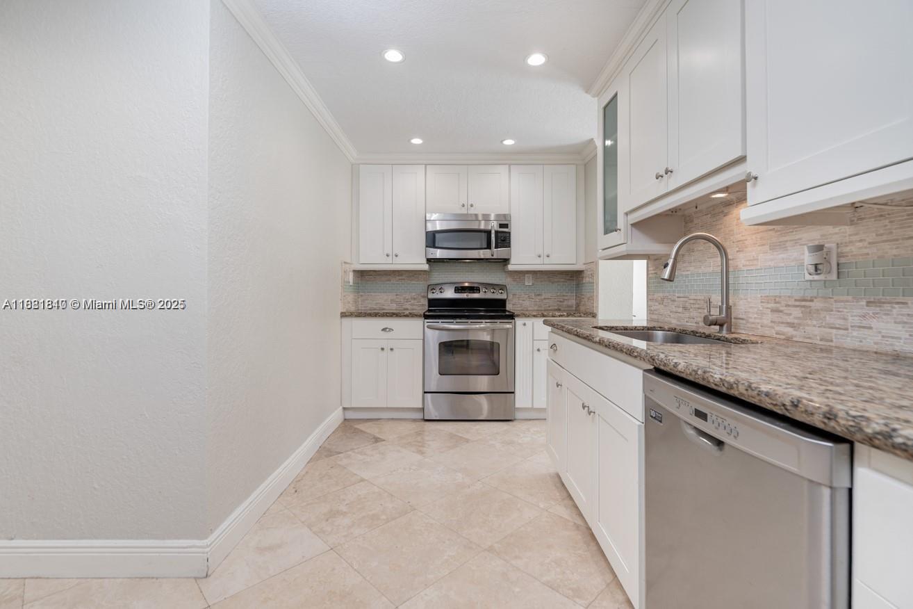 PARKWAY - Residential Lease