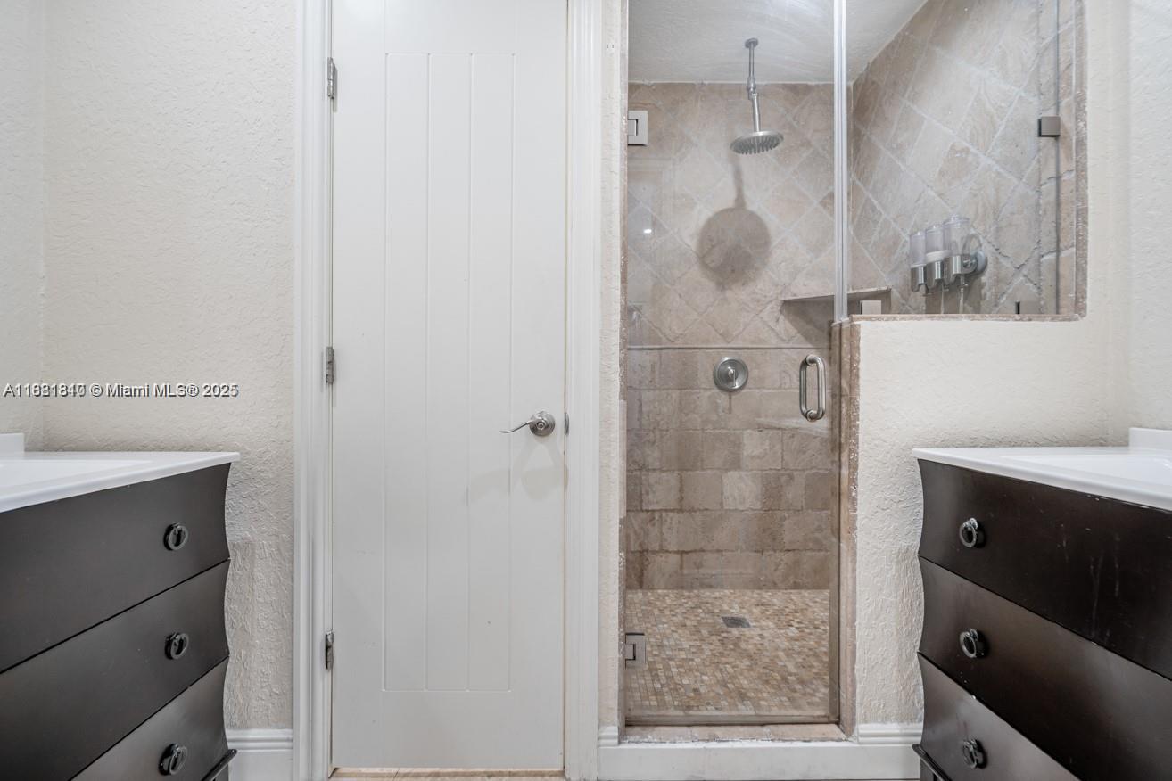 PARKWAY - Residential Lease