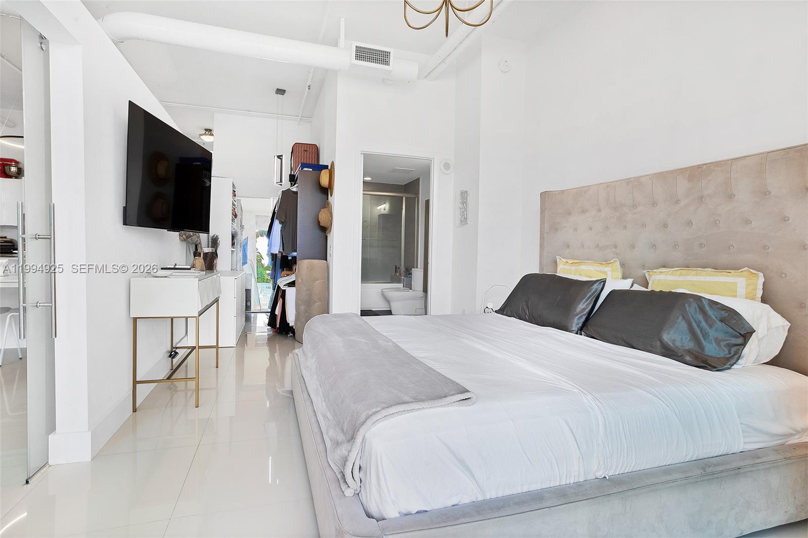 UPTOWN MARINA LOFTS CONDO - Residential Lease