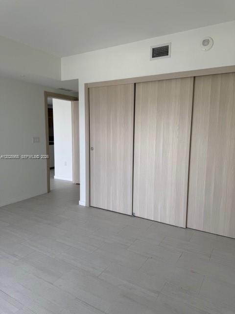 1000 Brickell Plz 2104