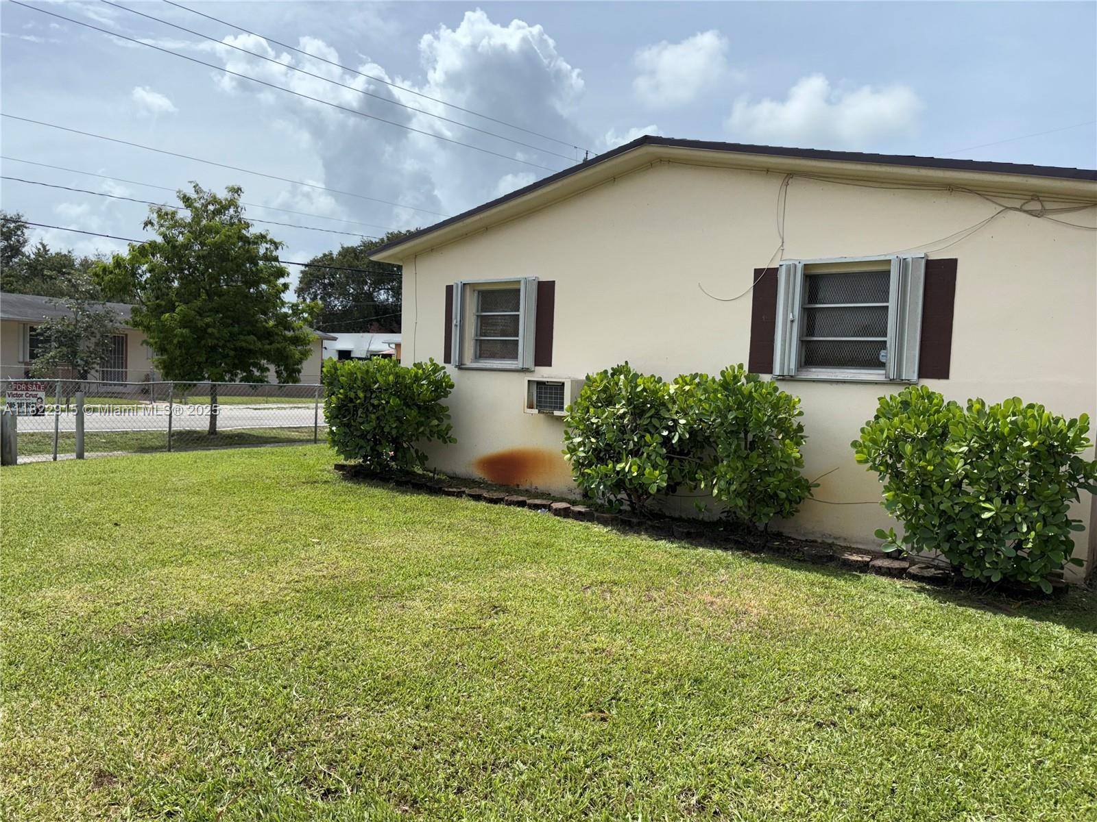 17TH AVE MANOR - Residential