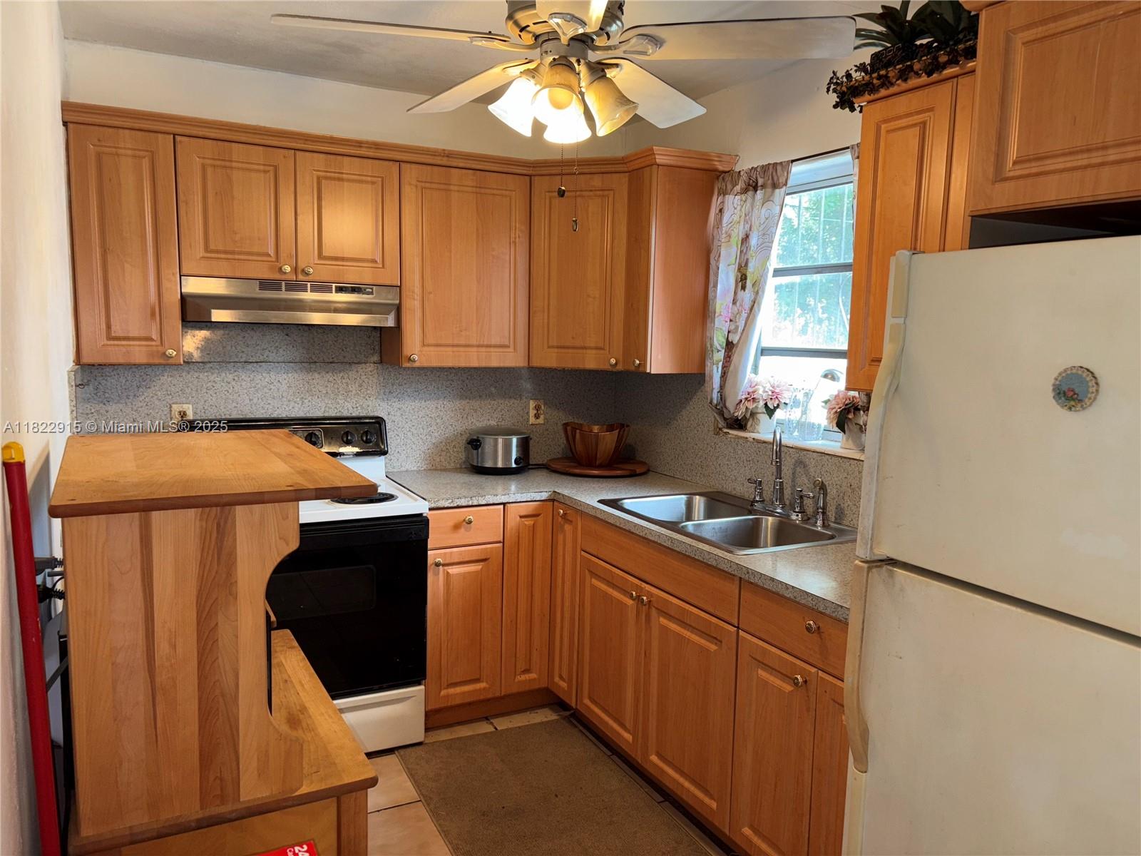 17TH AVE MANOR - Residential