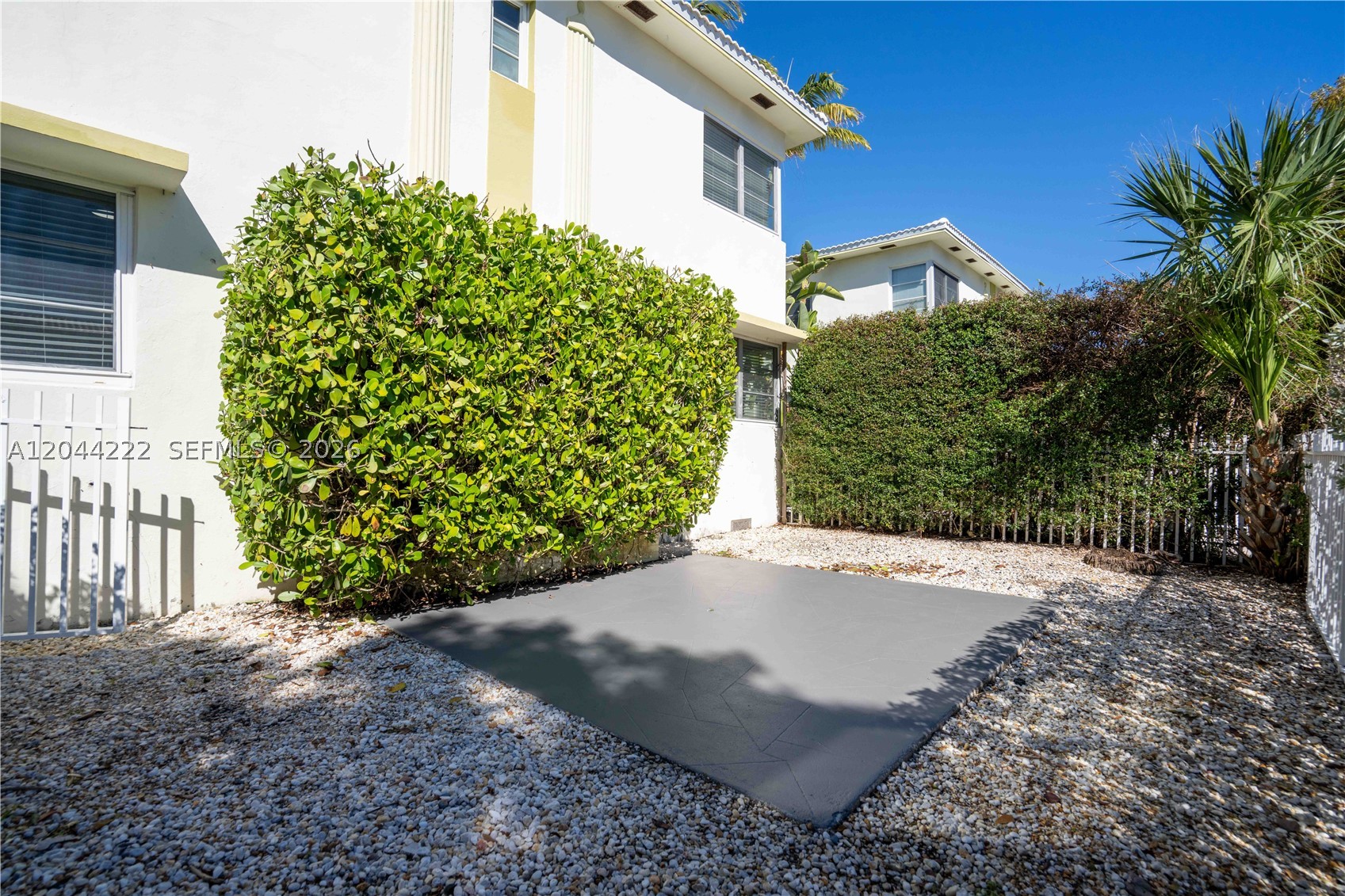 1011 Bay Dr 106