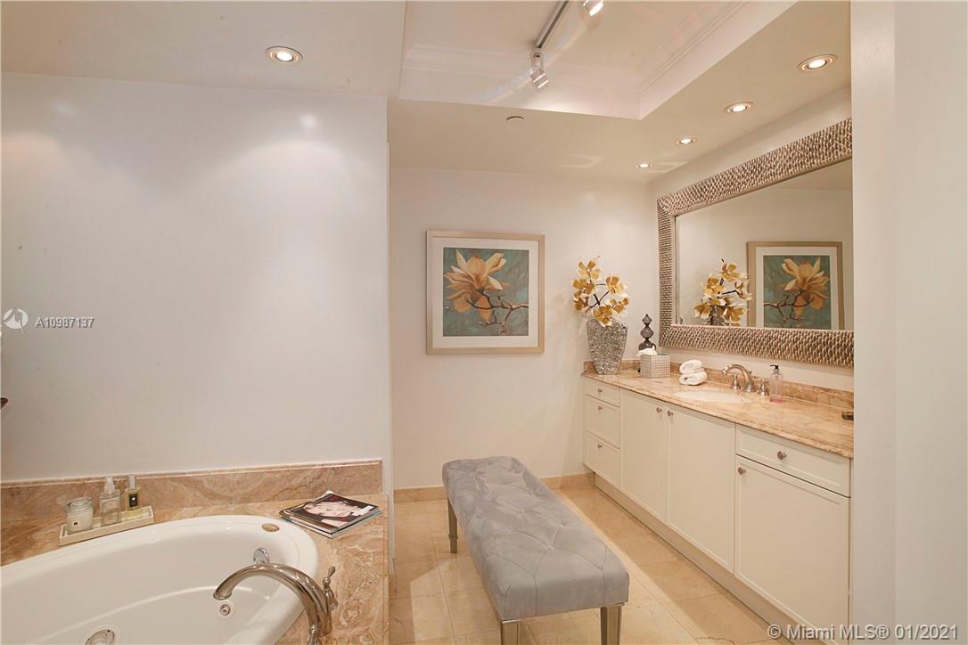 GRAND BAY - Residential