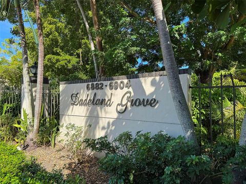 A home in Pinecrest