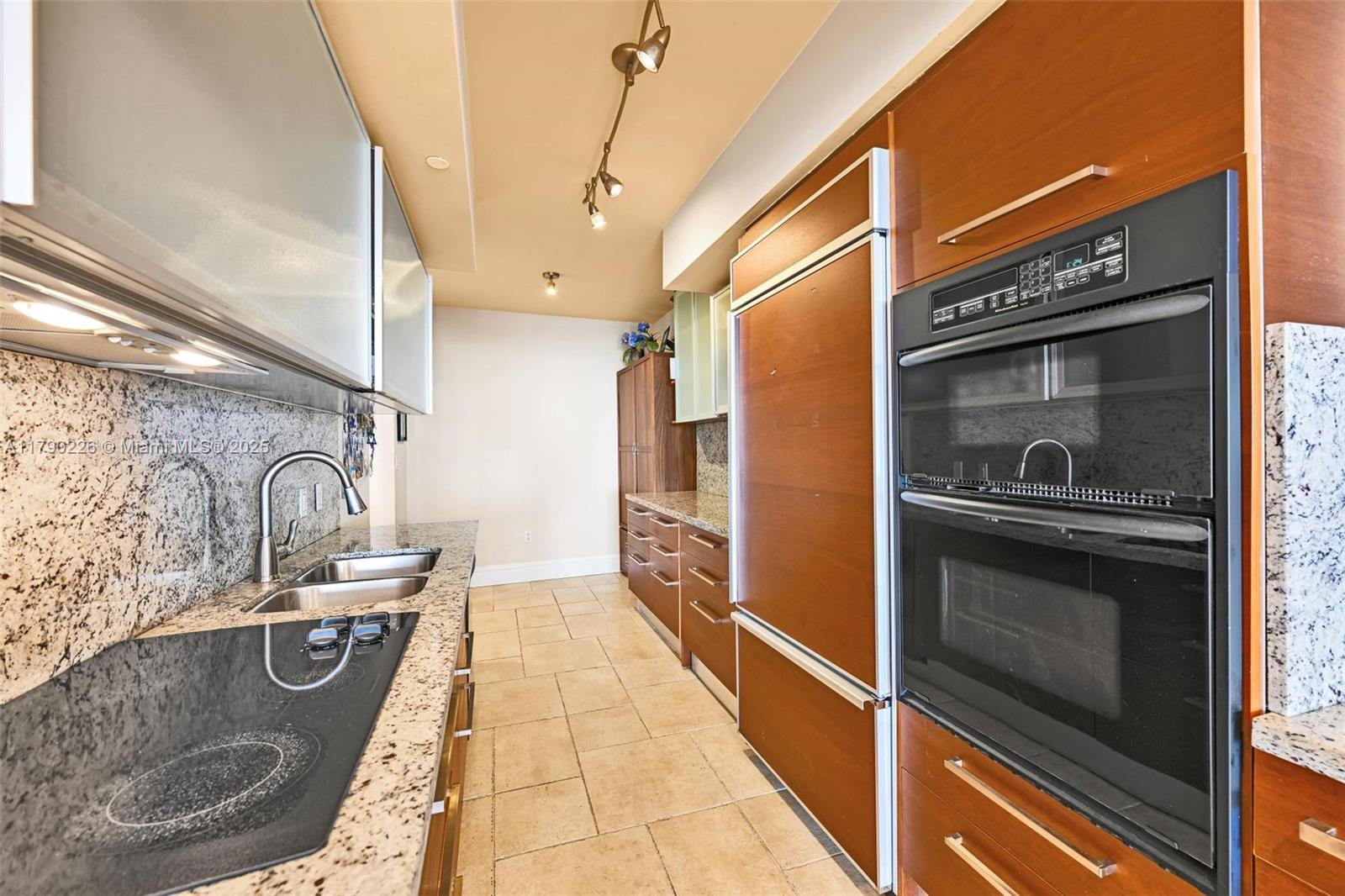BEACH CLUB CONDO - Residential