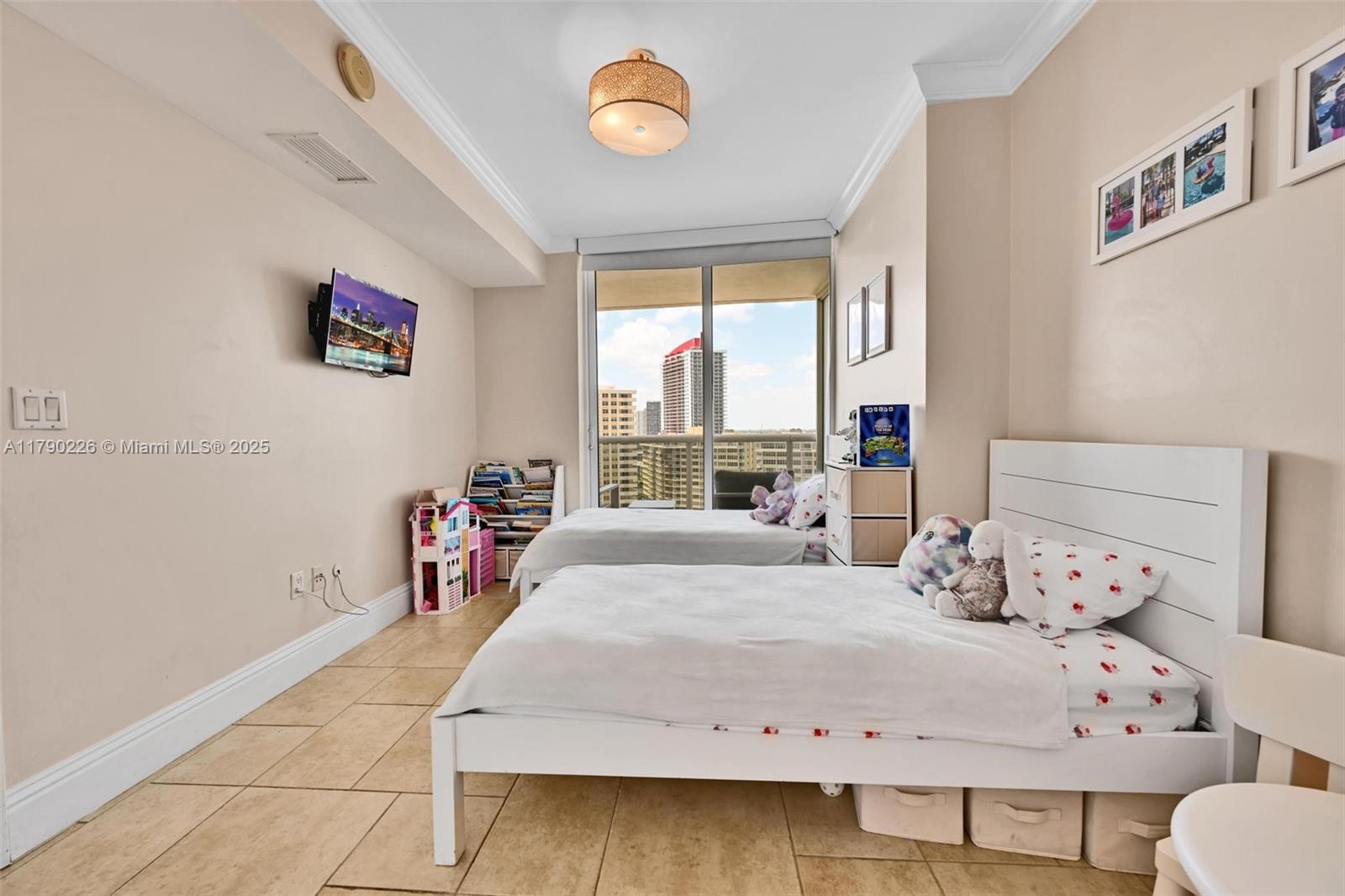 BEACH CLUB CONDO - Residential