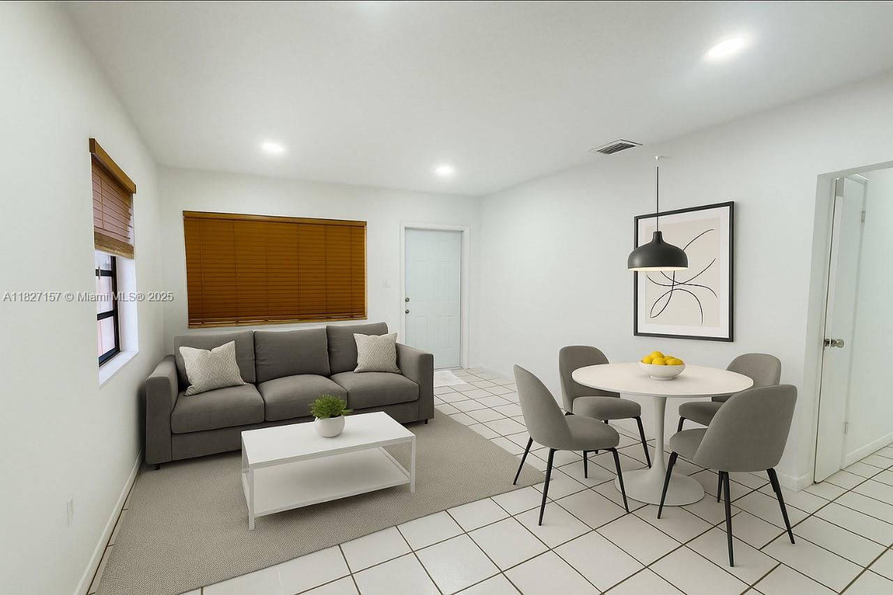 526 E 54th St .