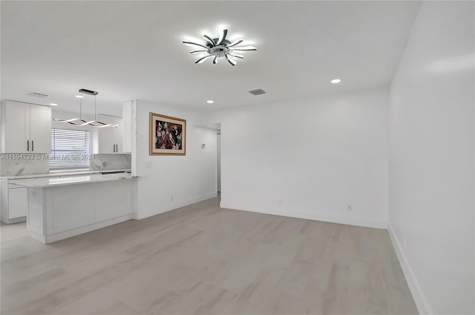 KINGS POINT NORMANDY COND - Residential