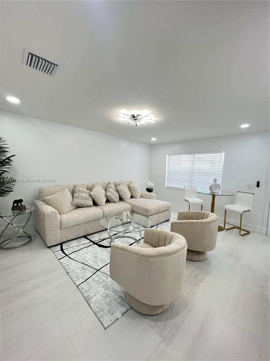KINGS POINT NORMANDY COND - Residential