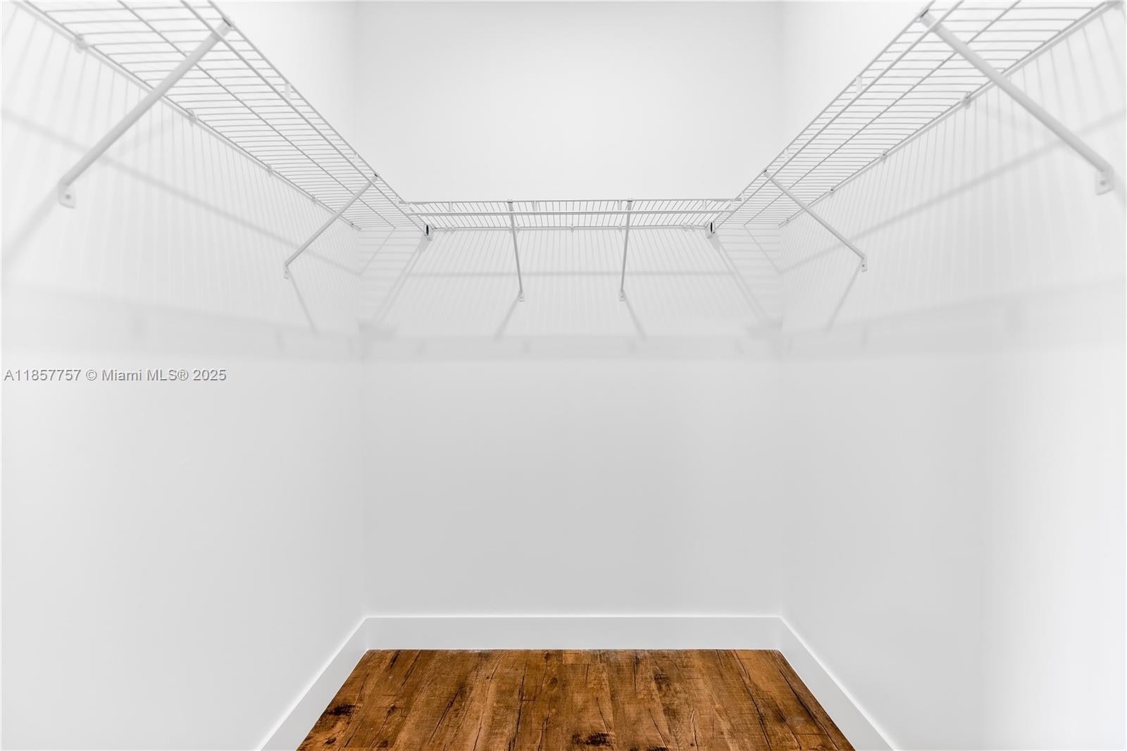 PALM AVE HEIGHTS - Residential