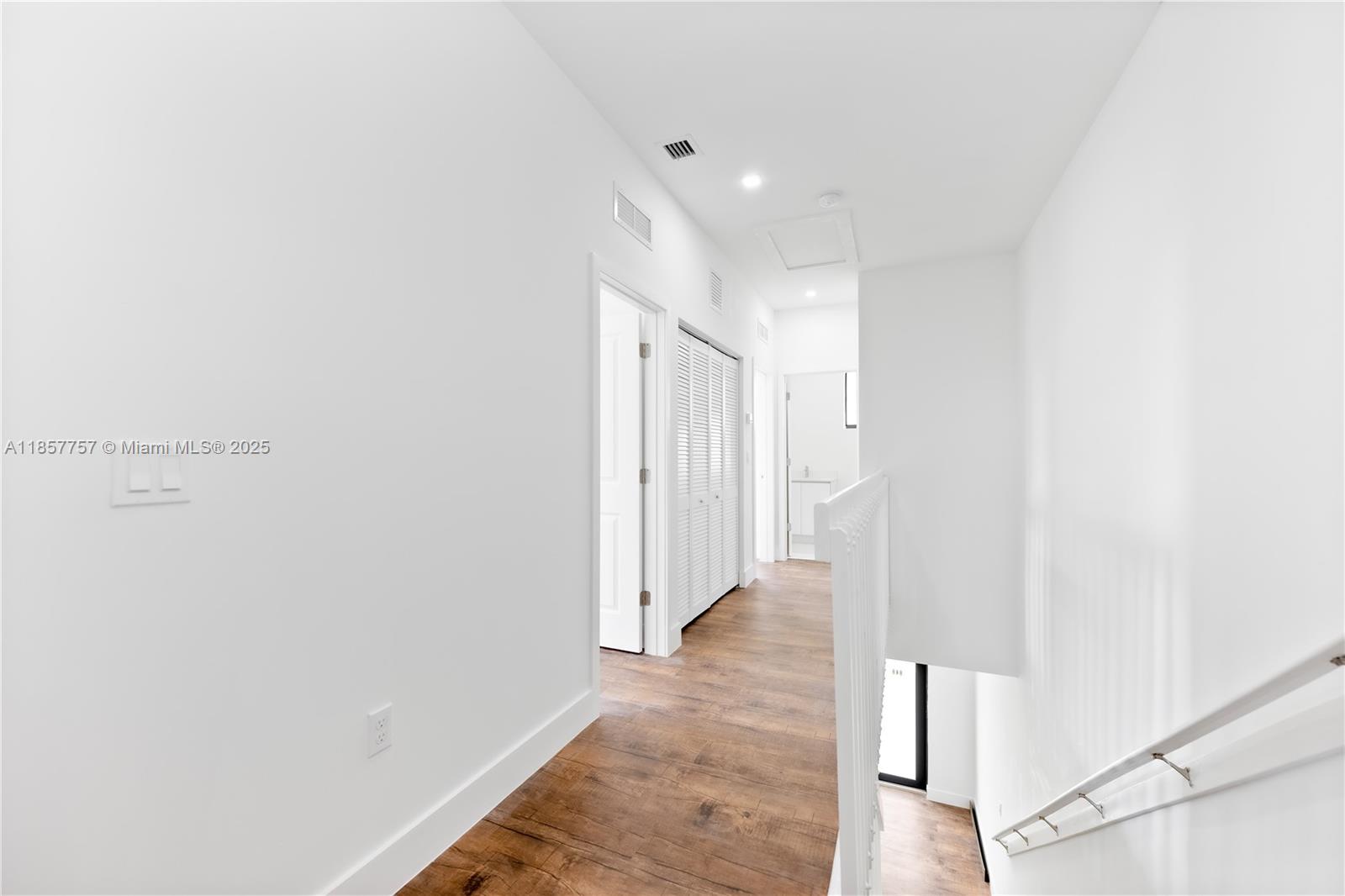 PALM AVE HEIGHTS - Residential