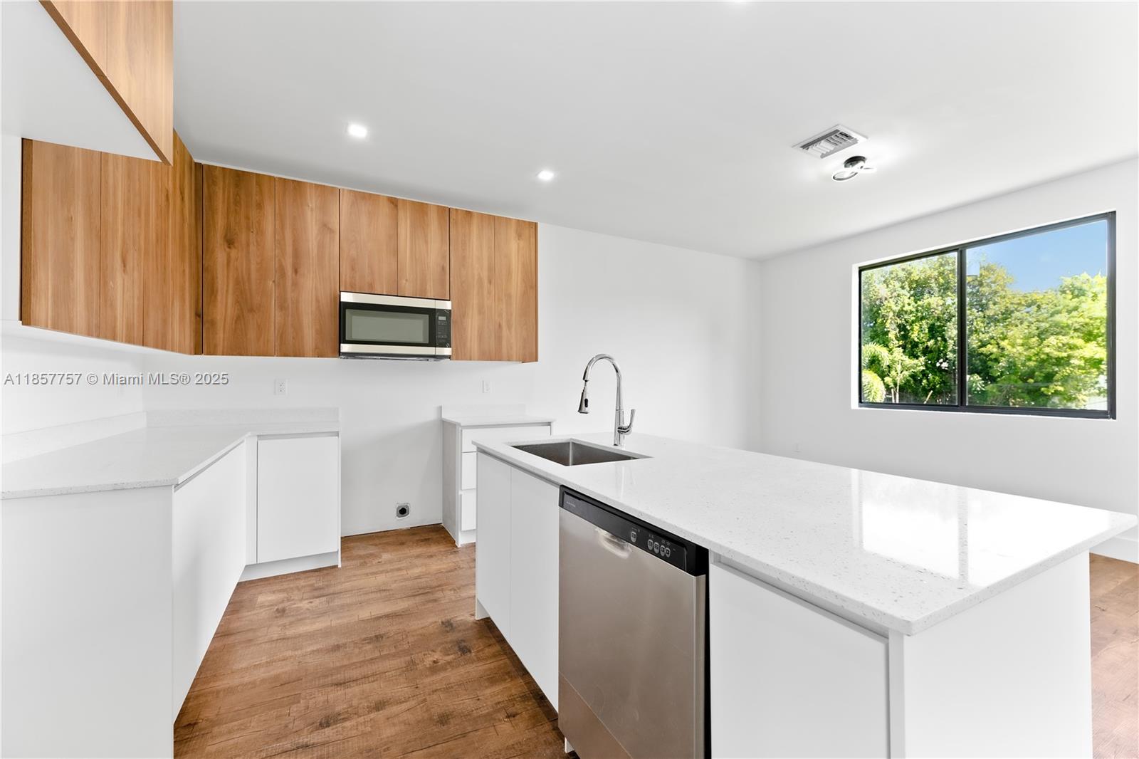 PALM AVE HEIGHTS - Residential