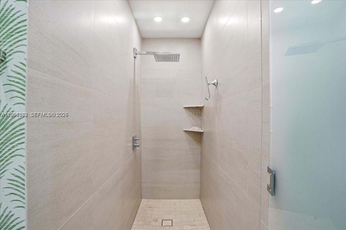 NAUTILUS SUB - Residential