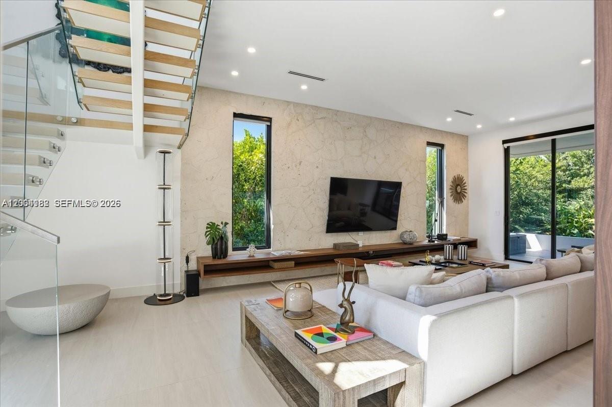 NAUTILUS SUB - Residential