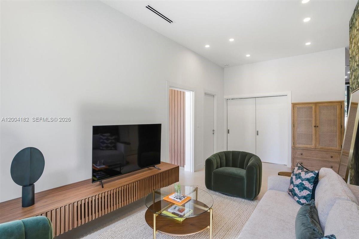 NAUTILUS SUB - Residential