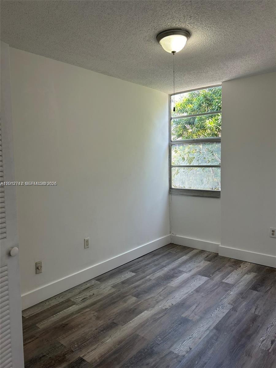 LEE PARK CONDO - Residential