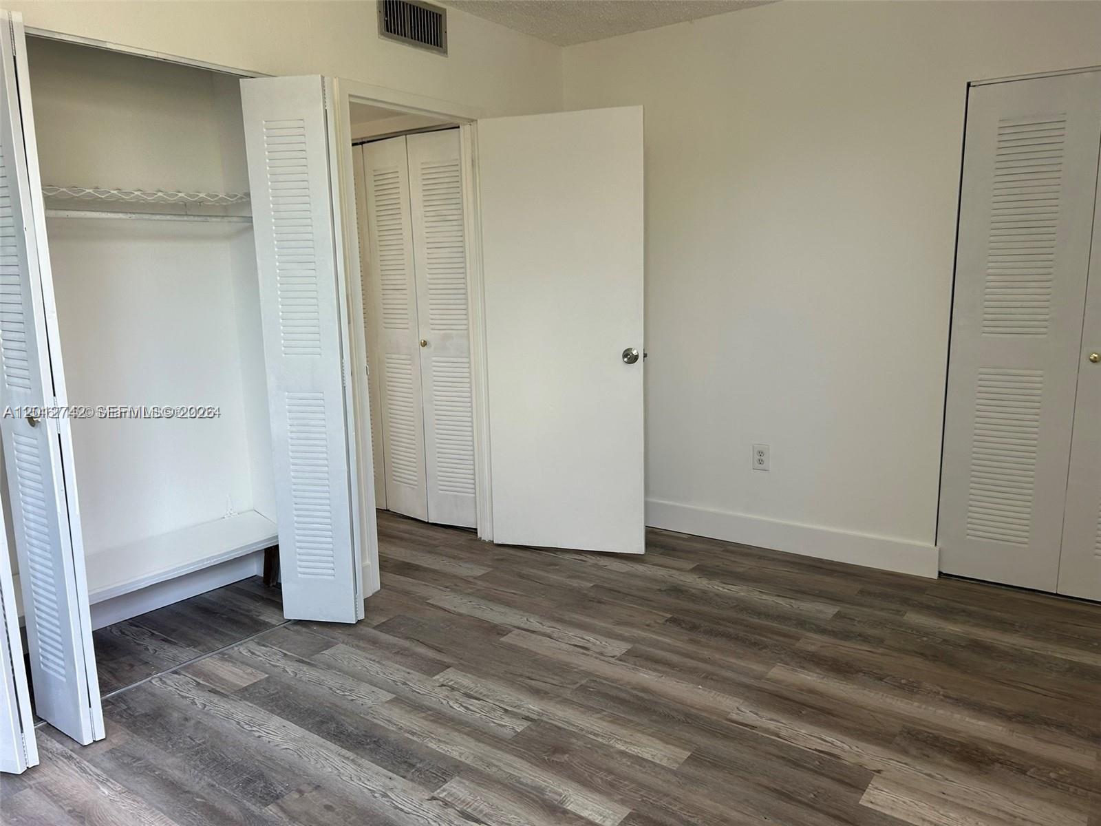 LEE PARK CONDO - Residential