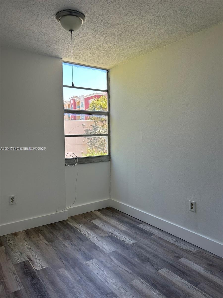 LEE PARK CONDO - Residential