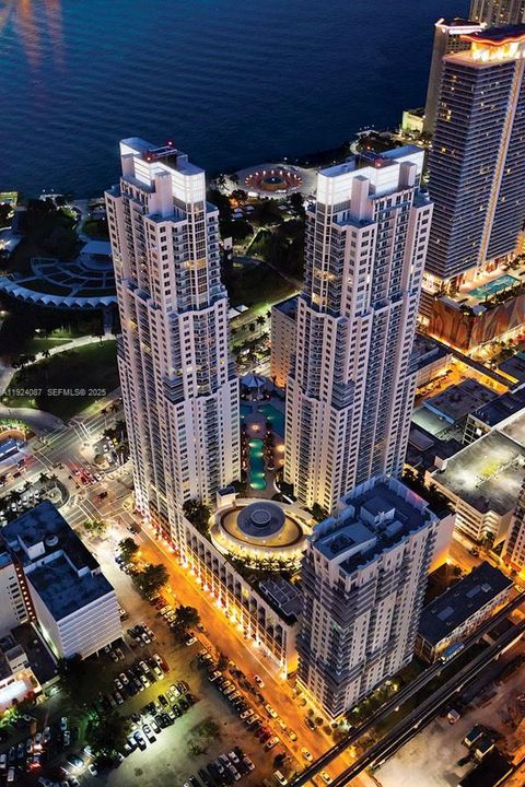 253 NE 2nd St 622 Miami FL 33132