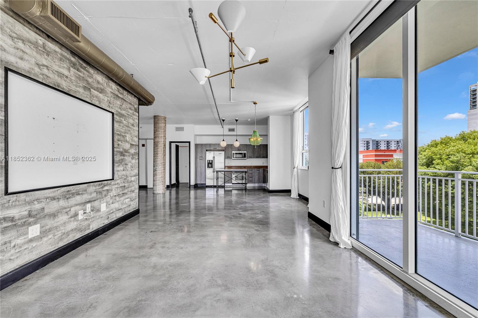 UPTOWN LOFTS CONDO - Residential