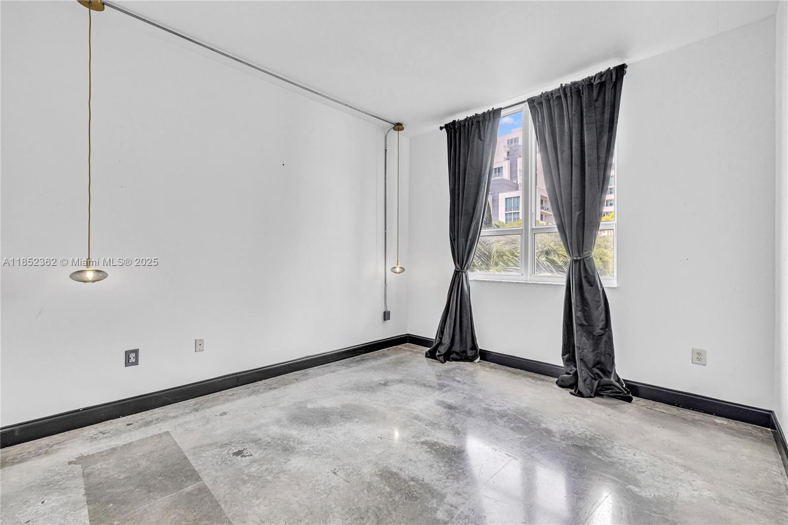 UPTOWN LOFTS CONDO - Residential