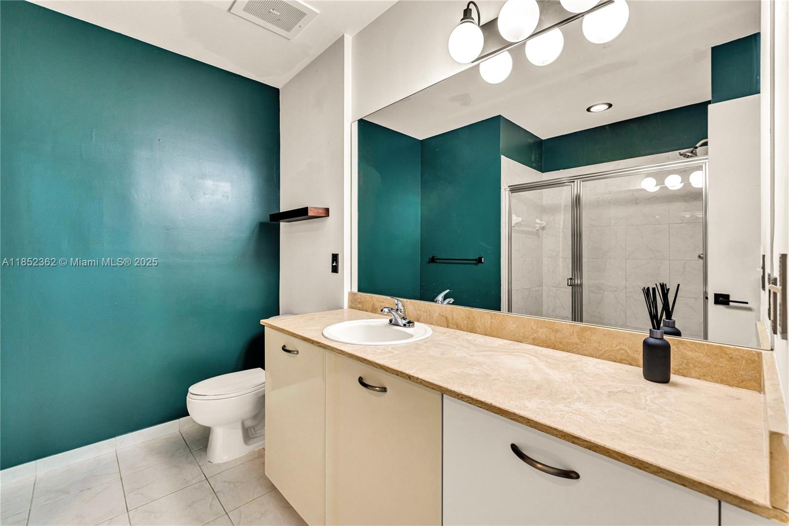 UPTOWN LOFTS CONDO - Residential